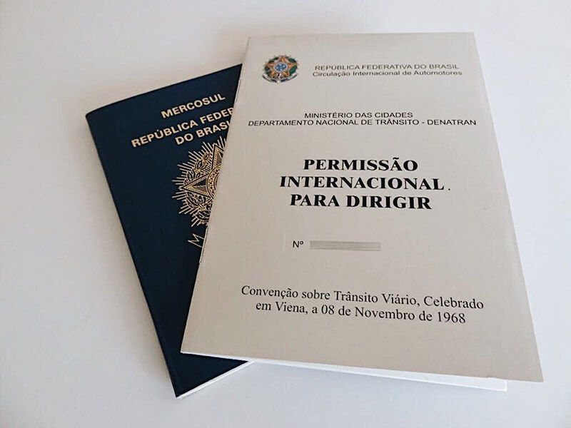 PID (Permissão Internacional para Dirigir) e passaporte