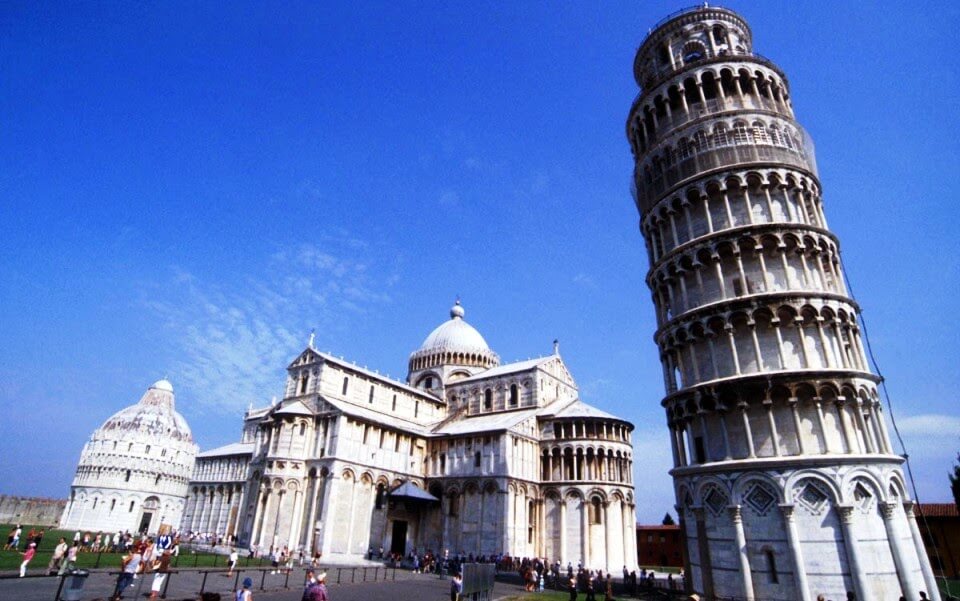 Torre inclinada em Pisa