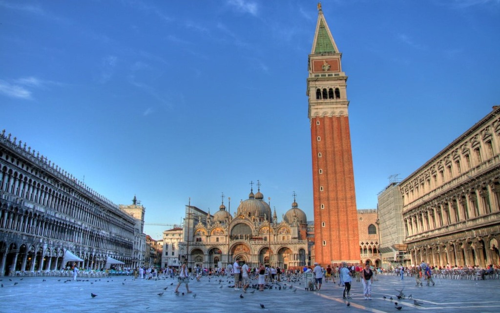 Praça e Basílica de São Marcos em Veneza