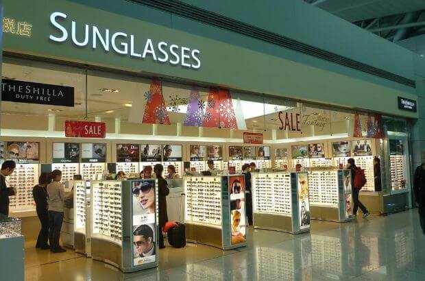  Comprar óculos escuros na loja Free Shop em Roma 