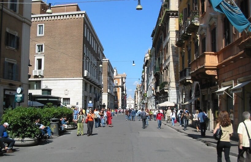 Ruas para comprar roupa em Roma
