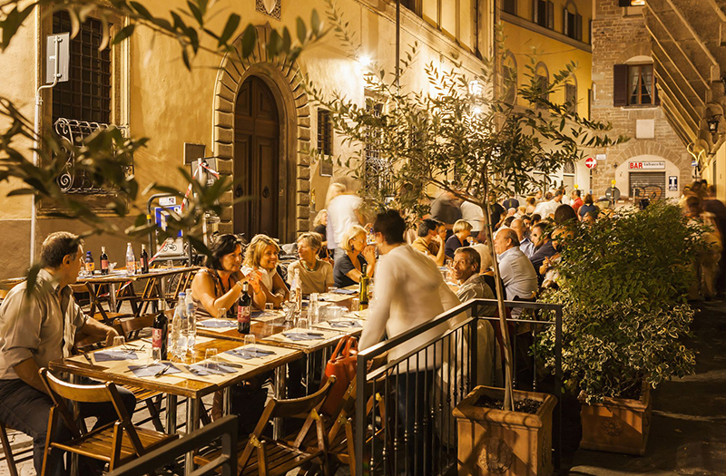 Bar com mesas ao ar livre em Florença