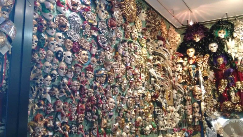  Máscaras para a compra de lembrancinhas e souvenirs em Veneza