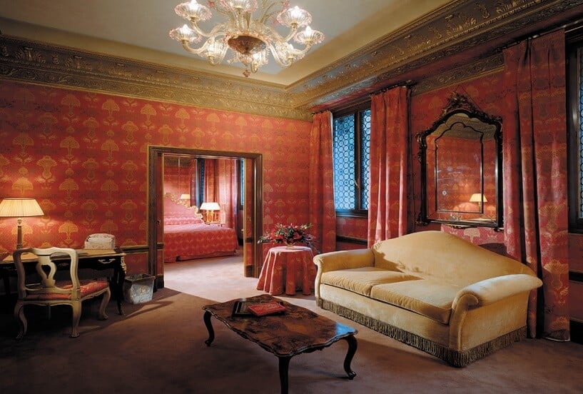  Hospedagem romântica no Hotel II Palazzo em Veneza 