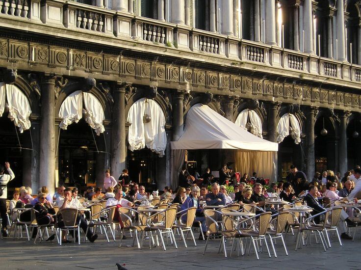 Café na Praça San Marco em Veneza
