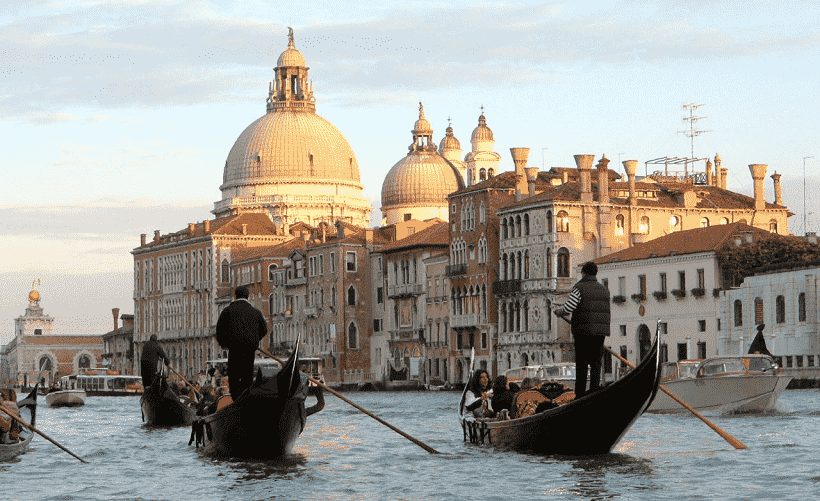  Serenata e jantar na gôndola em Veneza