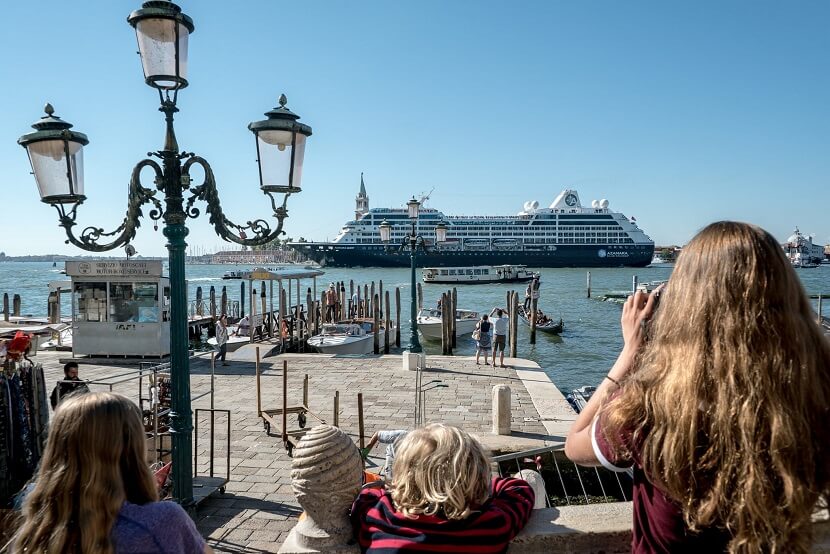 Turistas em Veneza na Itália