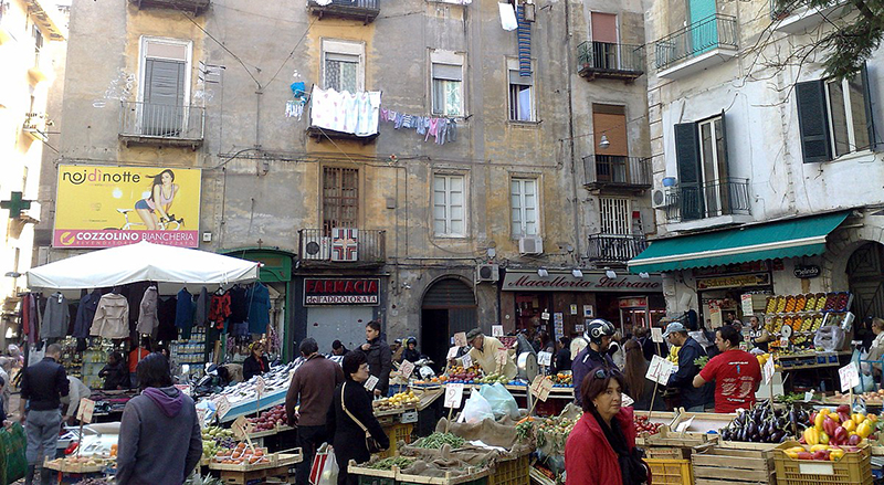 Mercado Pignasecca em Nápoles