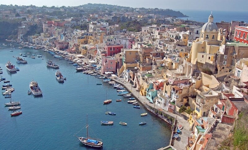 Vista da cidade de Nápoles na Itália