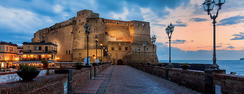 Castelo do Ovo em Nápoles