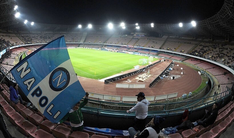 Estádio San Paolo em Nápoles 