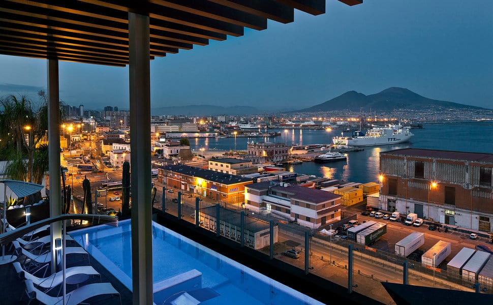 Hotéis com ótimos custos-benefícios em Nápoles