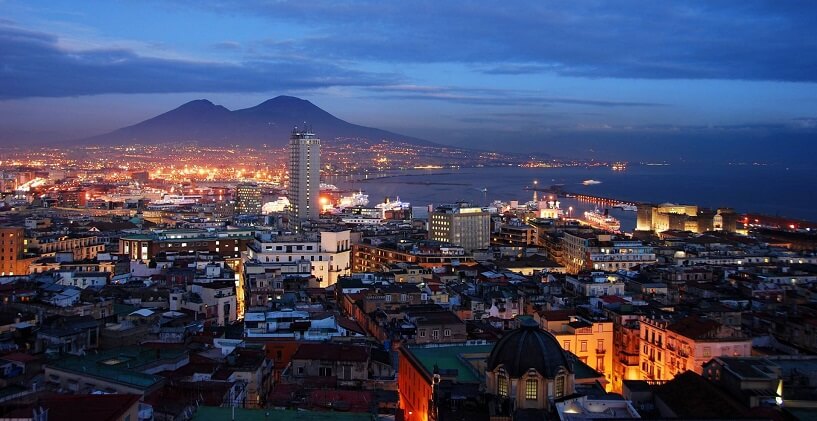 Pontos turísticos em Nápoles