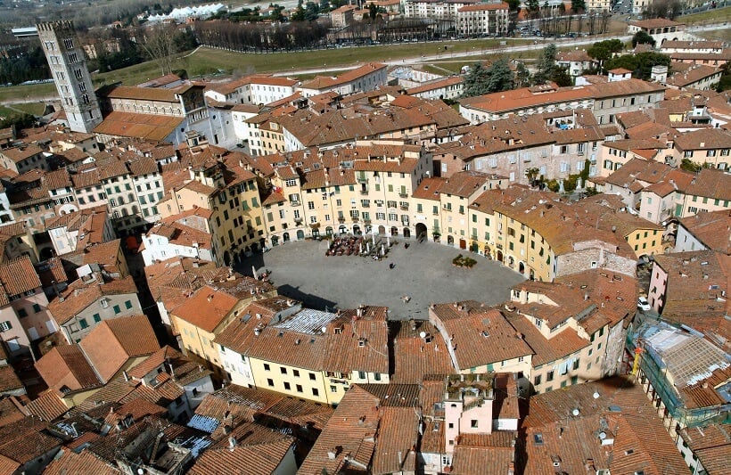 Vista panorâmica da cidade de Lucca, na Itália