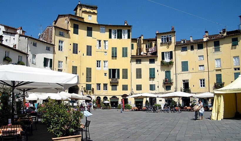 Piazza dell'Anfiteatro em Lucca