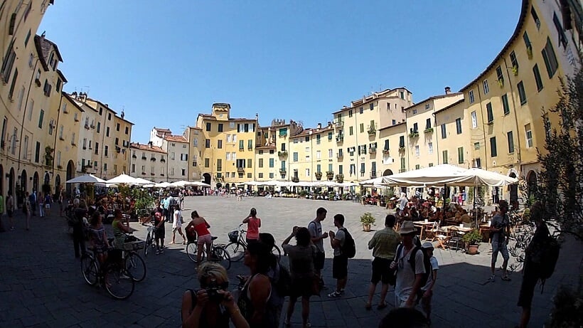 Piazza Anfiteatro em Lucca