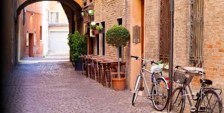 Ruas de Bolonha na Itália