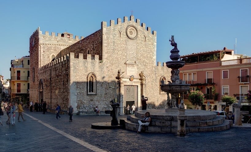 Piazza Duomo em Taormina