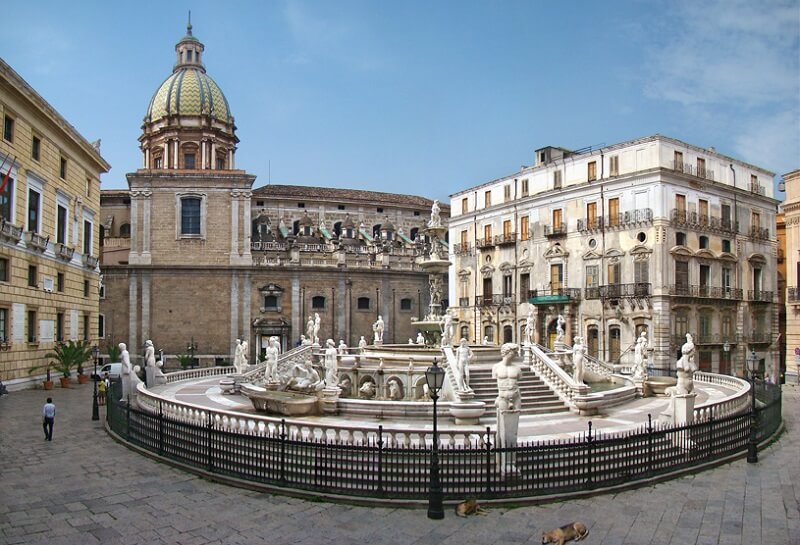 Piazza Pretoria em Palermo na Itália