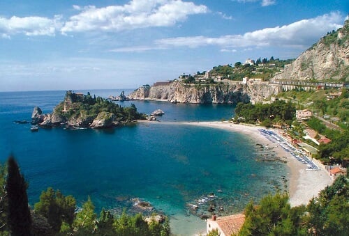 Praia Isola Bella em Taormina