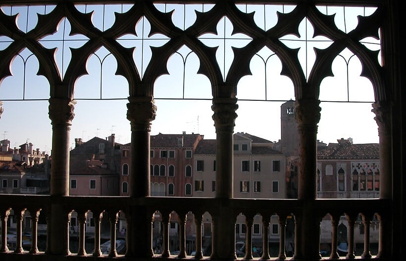 Detalhes da arquitetura do Ca d'oro em Veneza