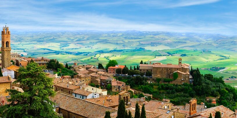 Vista aérea de parte da cidade de Montalcino
