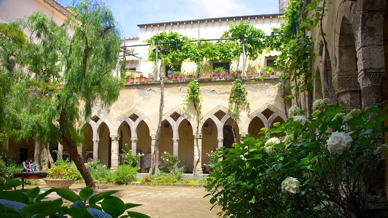 Jardim da Chiesa di San Francesco em Sorrento