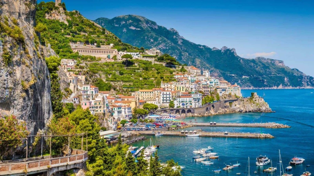 Vista da cidade de Sorrento na Itália