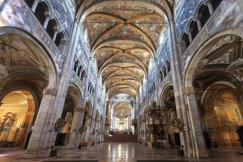 Interior do Duomo di Parma