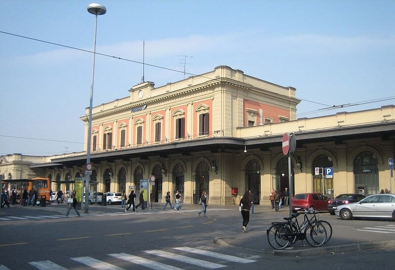 Estação de trem de Parma