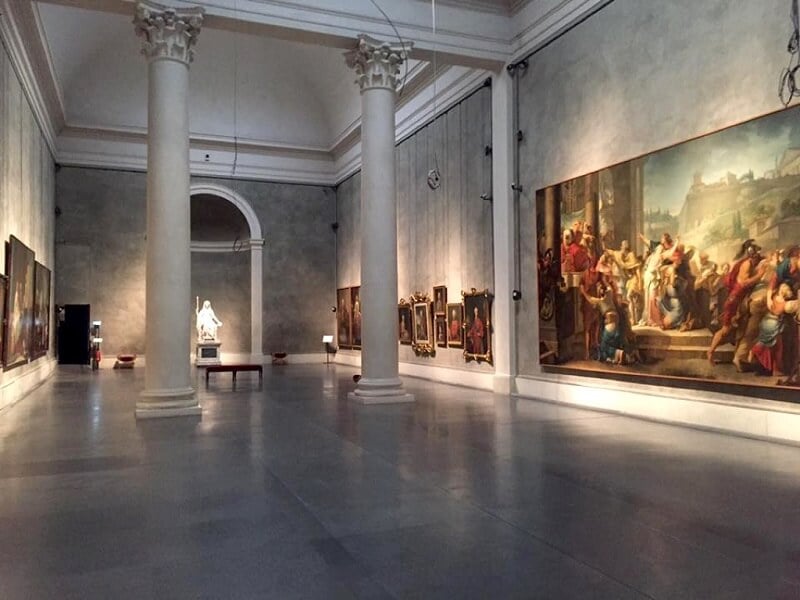 Interior da Galeria Nacional de Parma