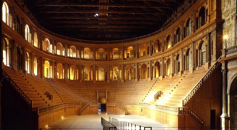 Interior do Teatro Farnese em Parma