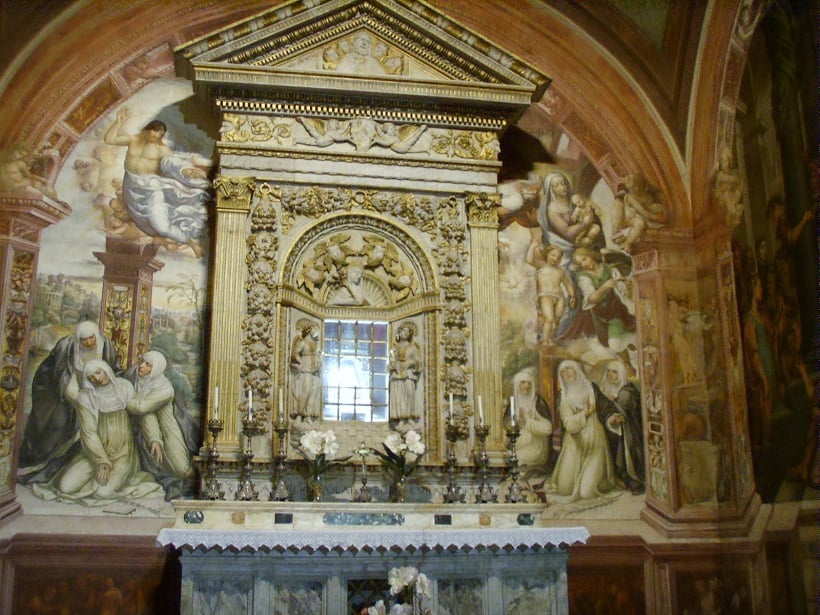 Interior da Basílica de São Domingos em Siena