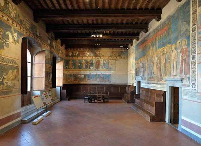 Informações sobre o Museo d'Arte Sacra em San Gimignano