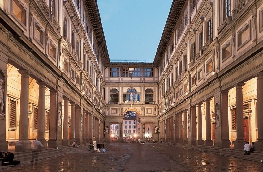 Parte externa da Galeria Uffizi em Florença