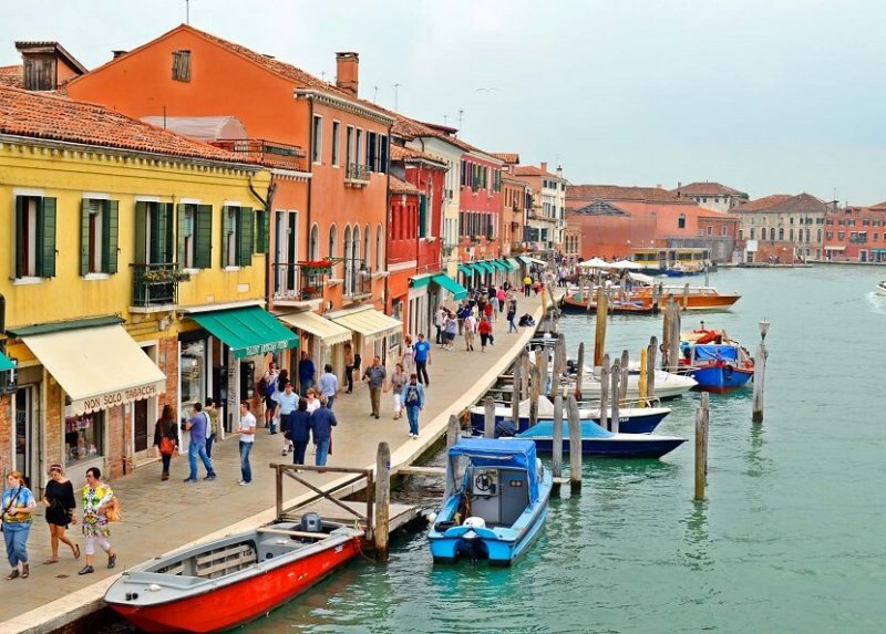 Pessoas na Ilha de Murano em Veneza