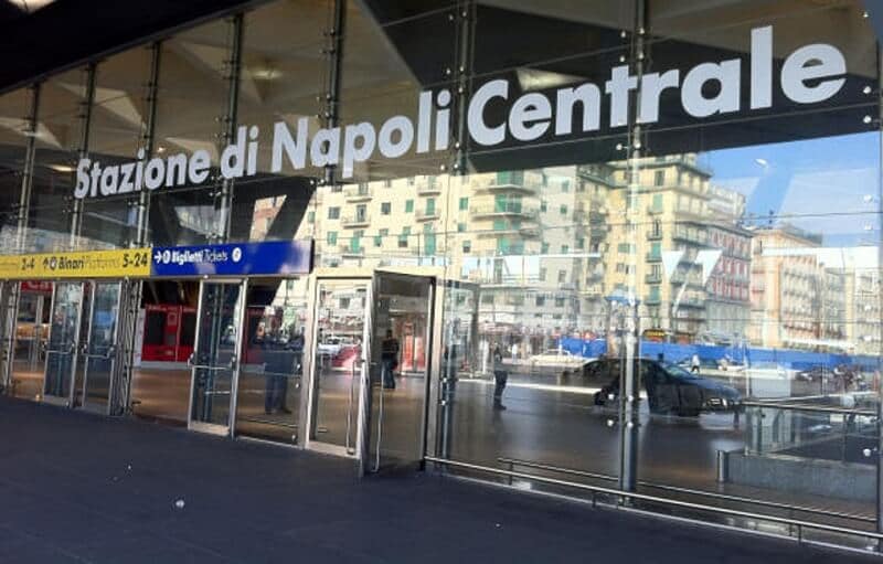 Estação de trem Napoli Centrale