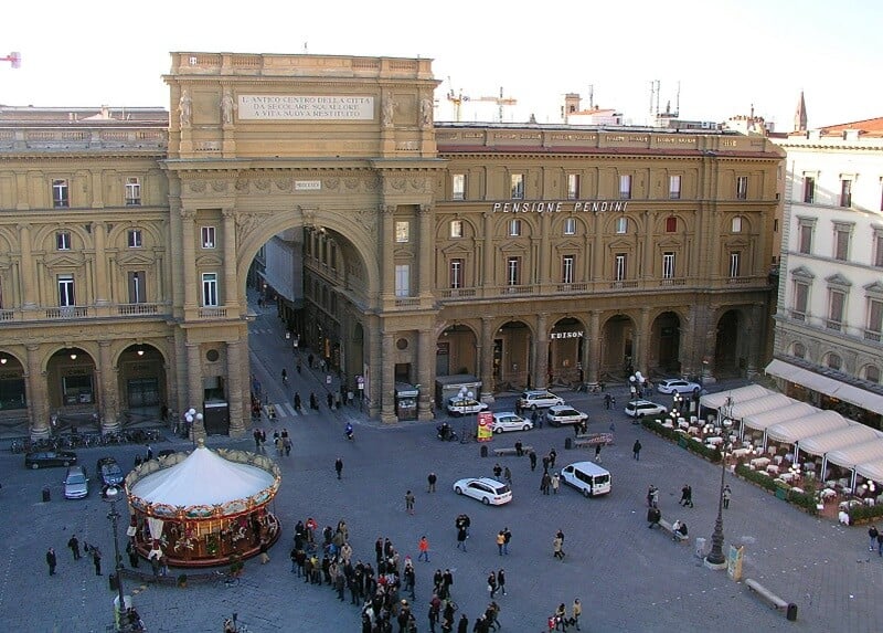 Vista aérea da Piazza della Repubblica em Florença