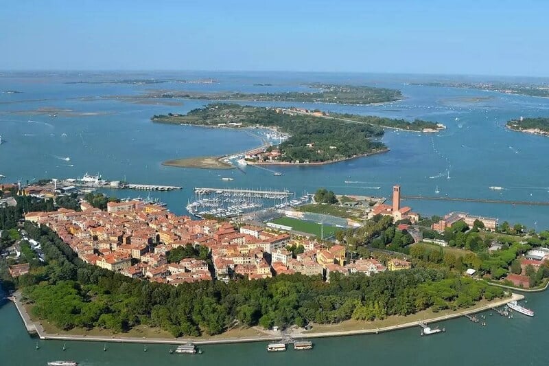 Vista aérea da ilha de Sant'Elena em Veneza
