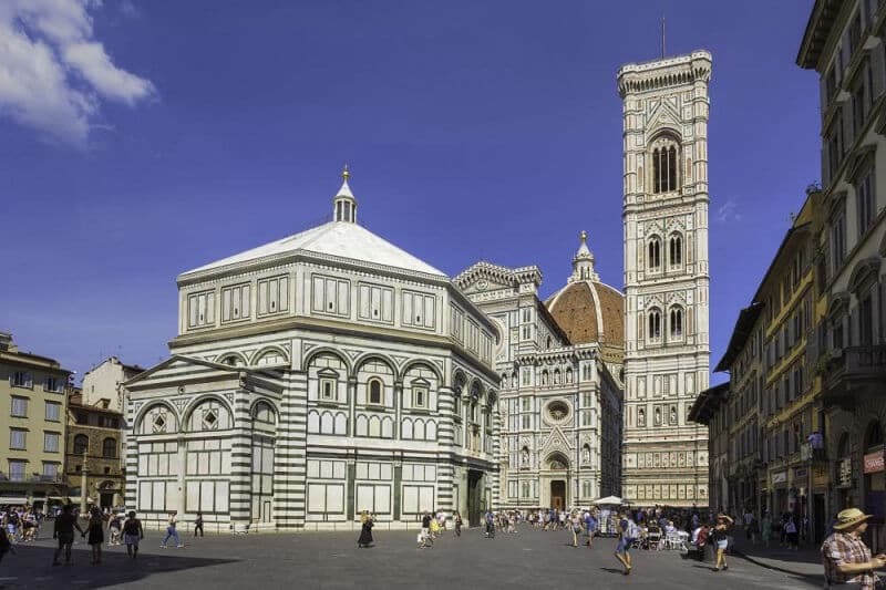 Piazza del Duomo em Florença na Itália