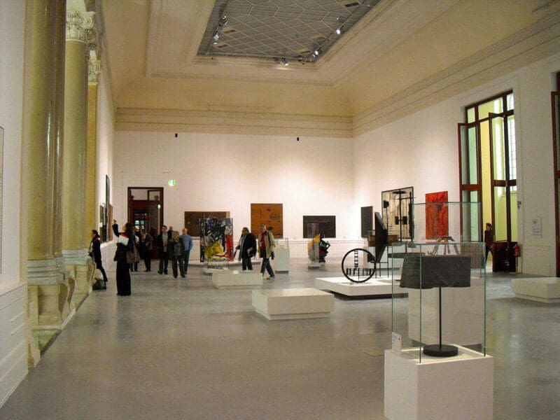 Peças expostas na Galeria Nacional de Arte Moderna em Roma