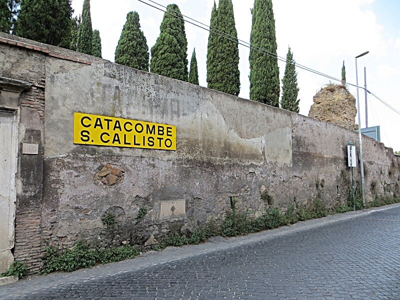 Placa indicando Catacumba de São Calisto