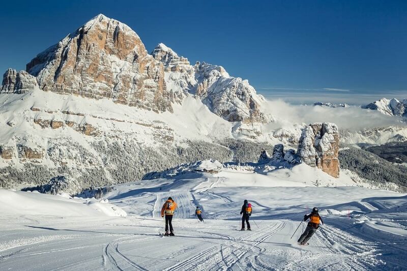 Esquiando na Cortina d'Ampezzo