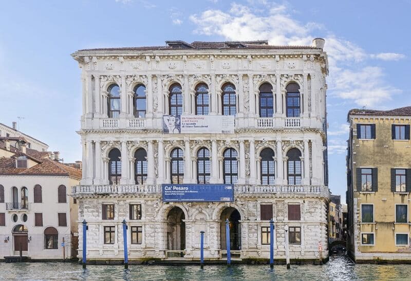 Fachada da Galeria Internacional de Arte Moderna de Veneza