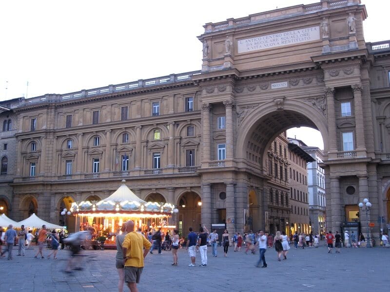 Carrossel na Piazza della Repubblica em Florença