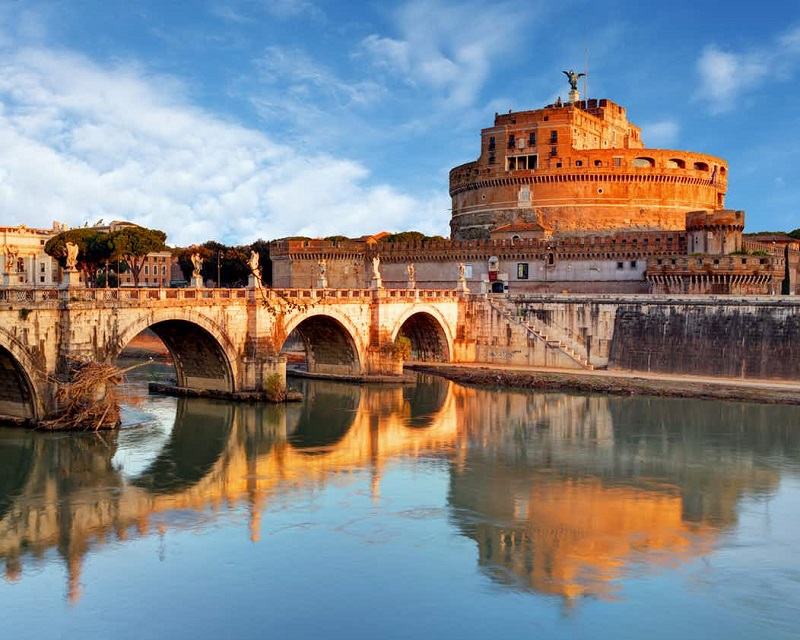 Castelo Sant'Angelo e Rio Tibre em Roma