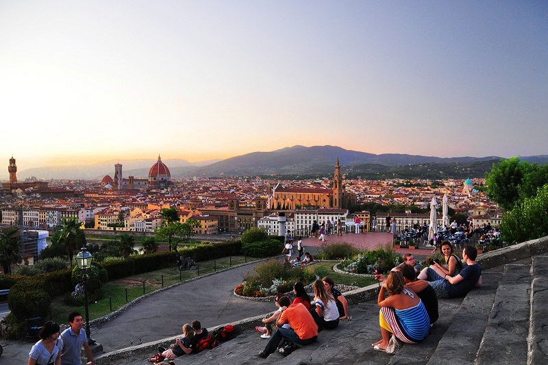 Pôr do sol na Piazzale Michelangelo em Florença