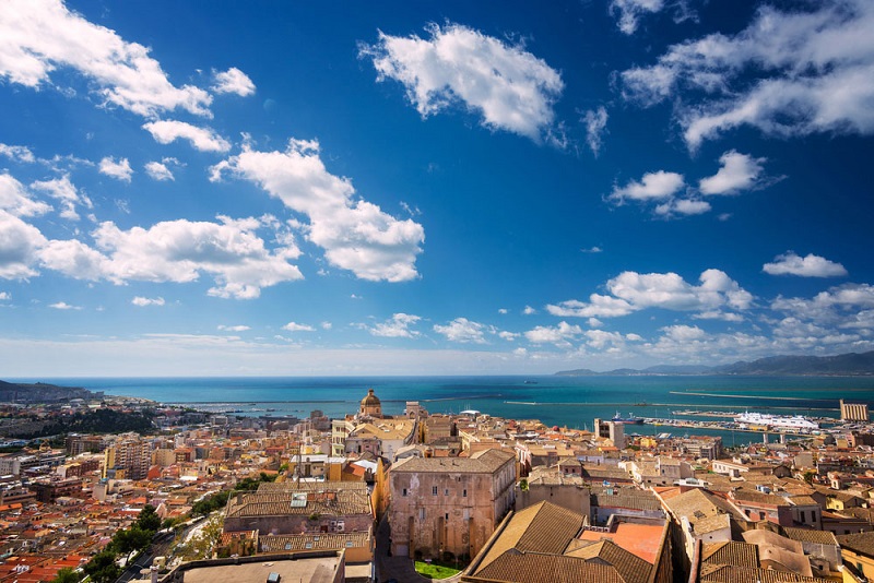 Cidade de Cagliari em Sardenha