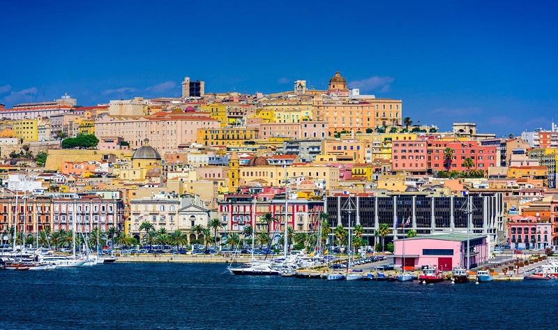 Vista da cidade de Cagliari em Sardenha