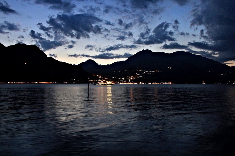 Lago Como no final do dia